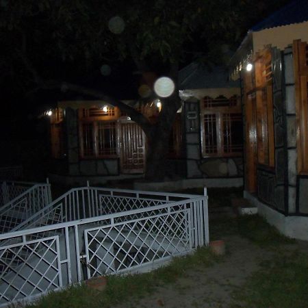 Готель Manila Huts Наран Екстер'єр фото